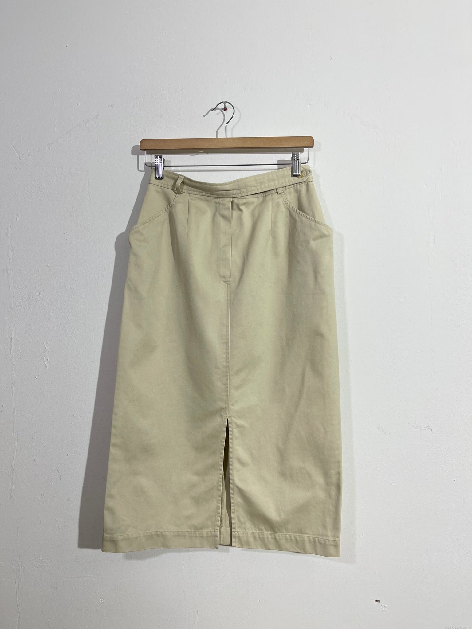 Jupe midi beige avec fente avant