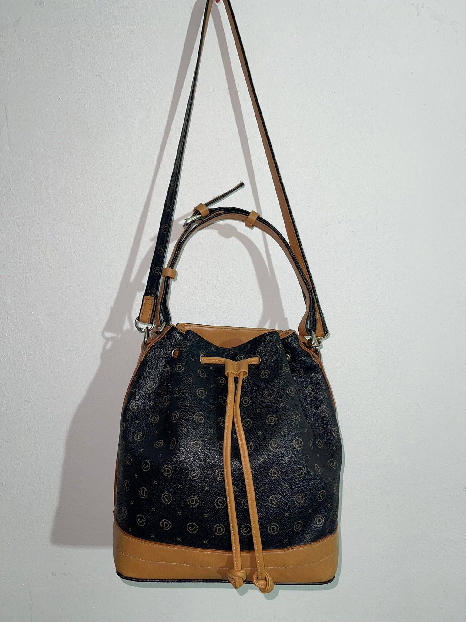 Sac seau vintage monogramme noir & camel - style rétro