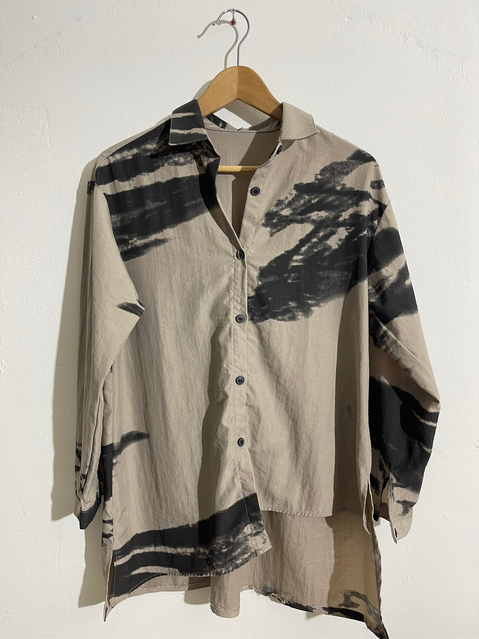 Chemise oversize effet peinture abstraite