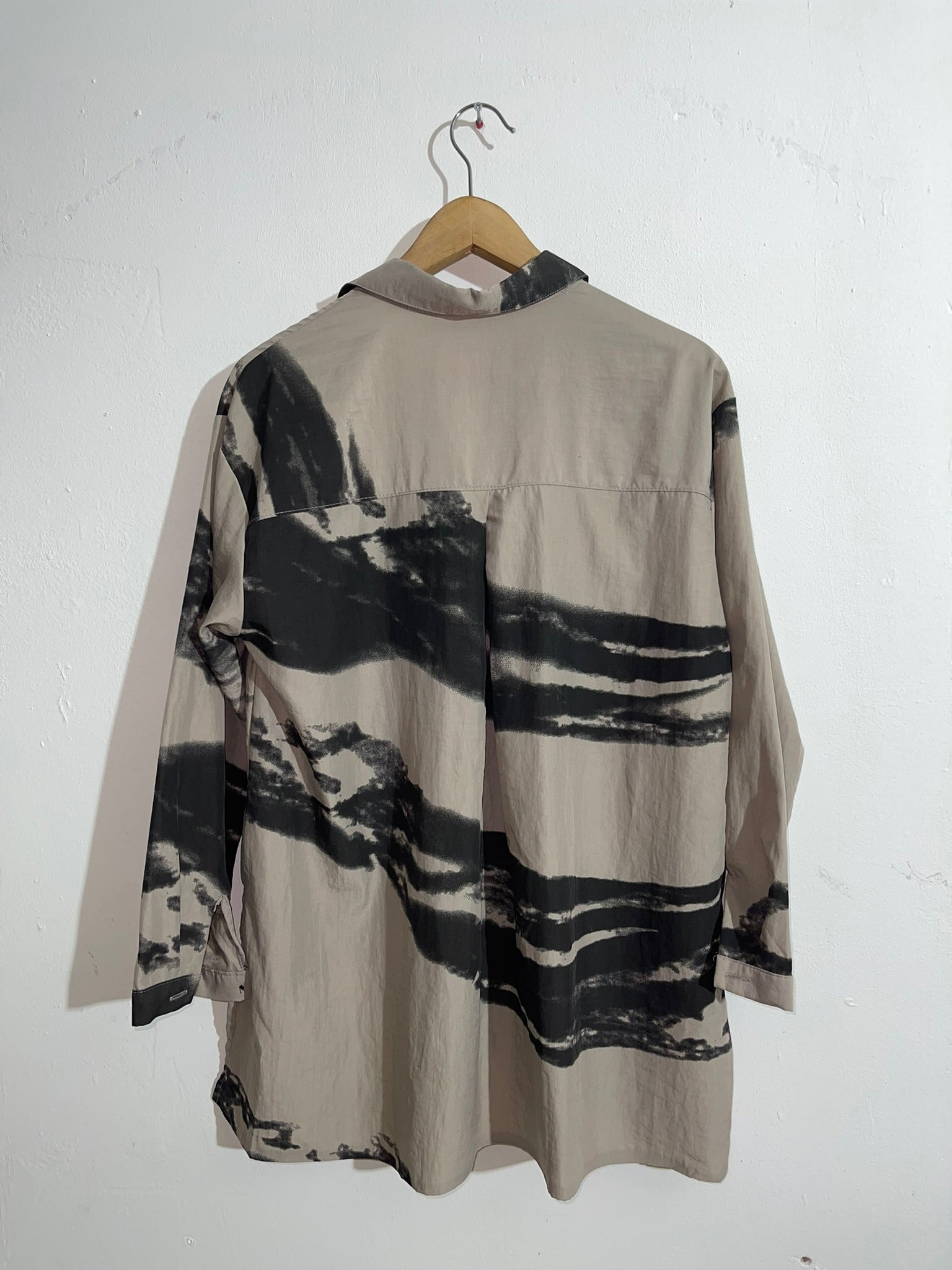 Chemise oversize effet peinture abstraite