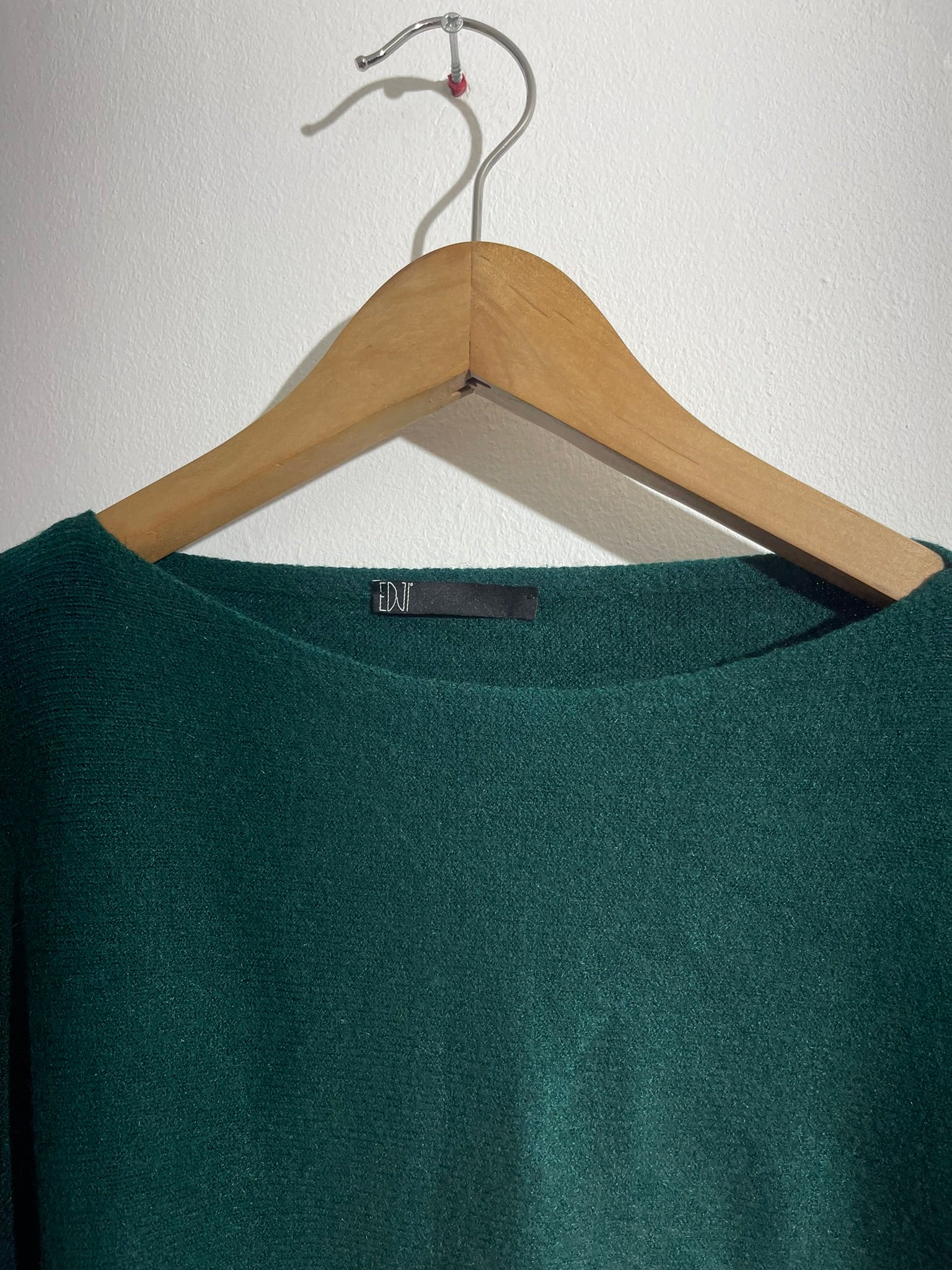 Pull vert sapin manches larges avec fausse fourrure