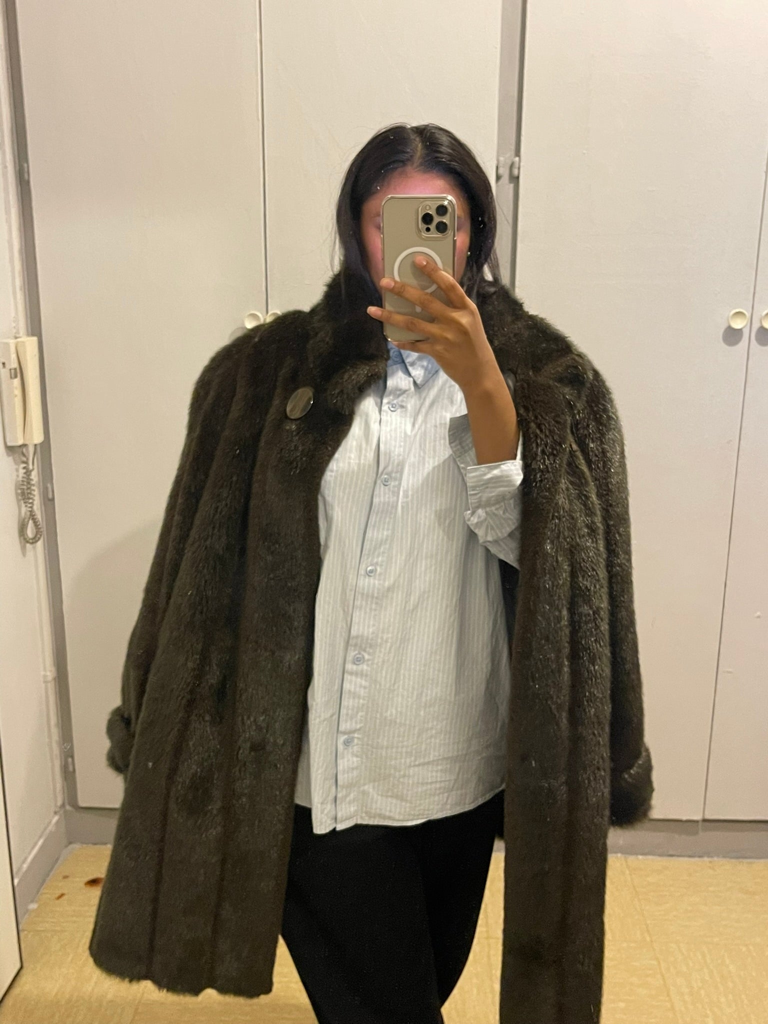 Manteau vintage en fausse fourrure brune