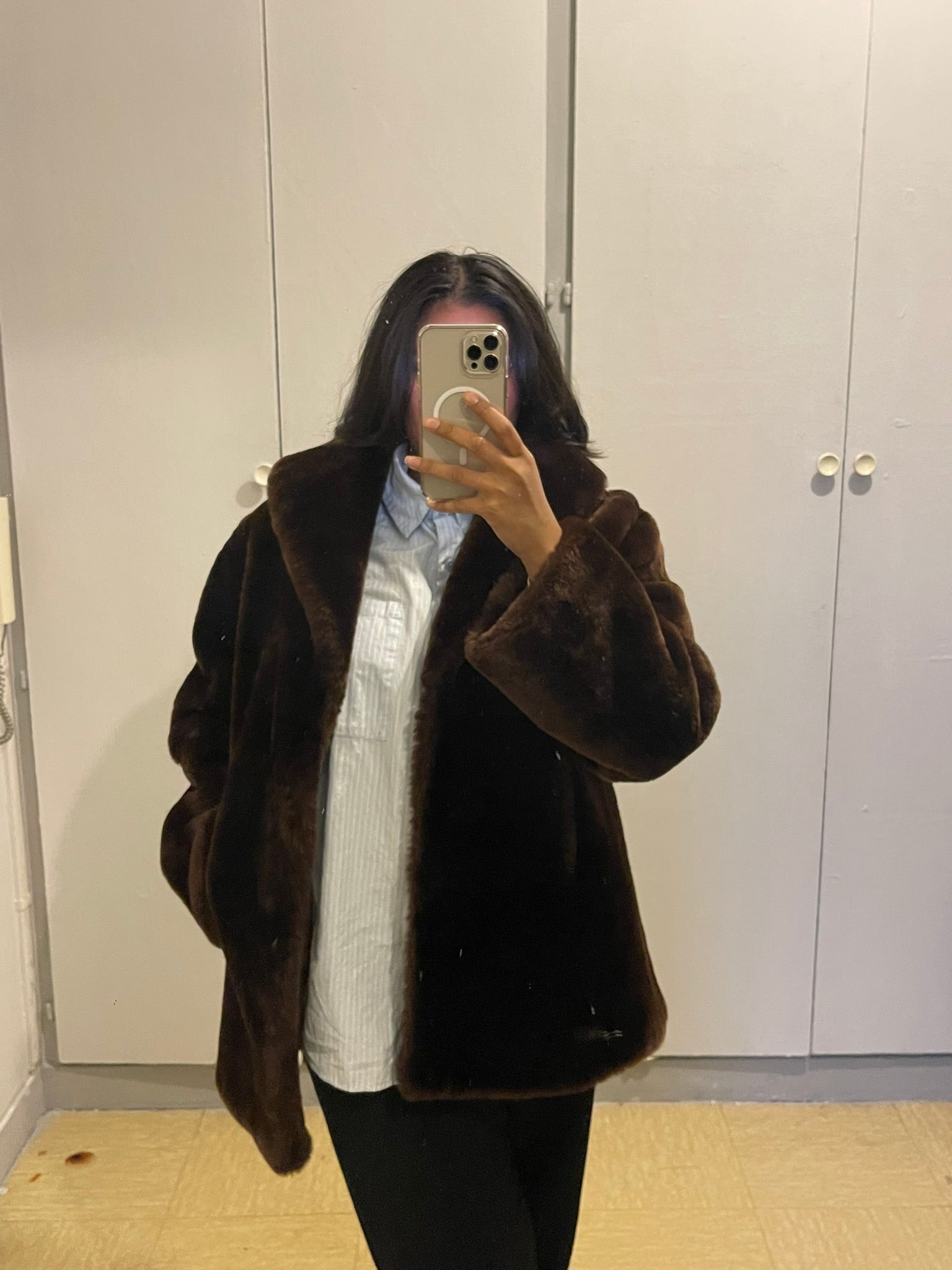 Manteau en fausse fourrure chocolat