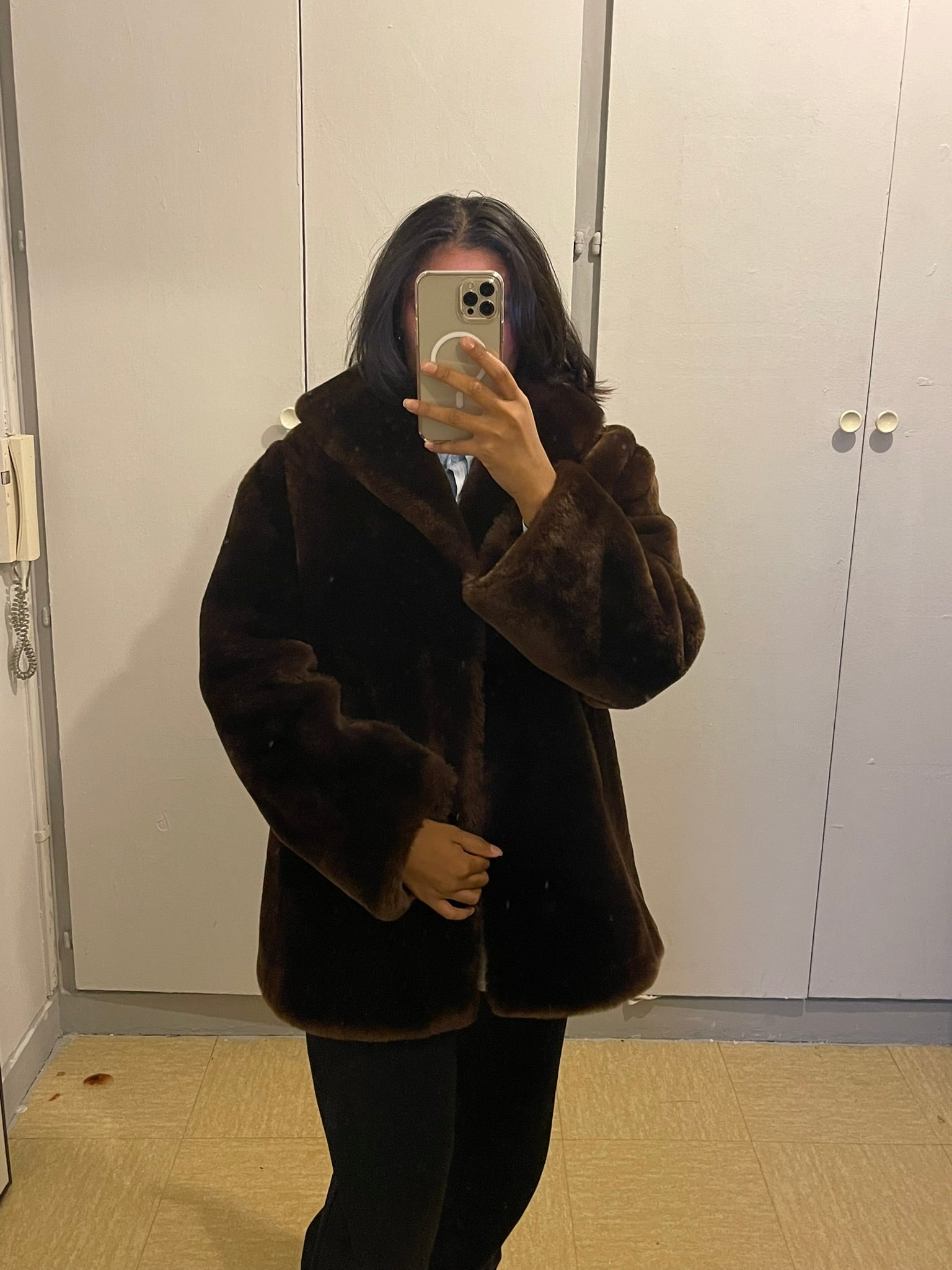 Manteau en fausse fourrure chocolat