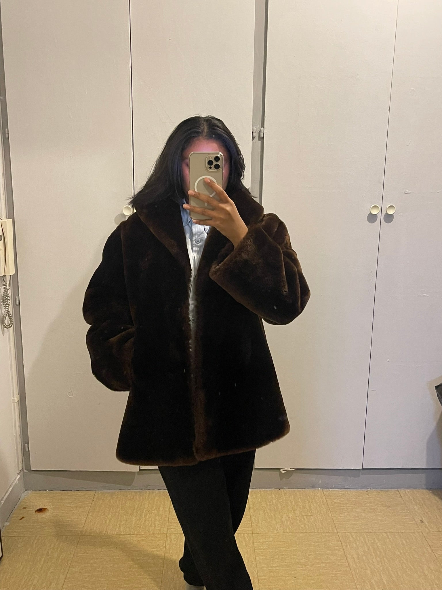 Manteau en fausse fourrure chocolat