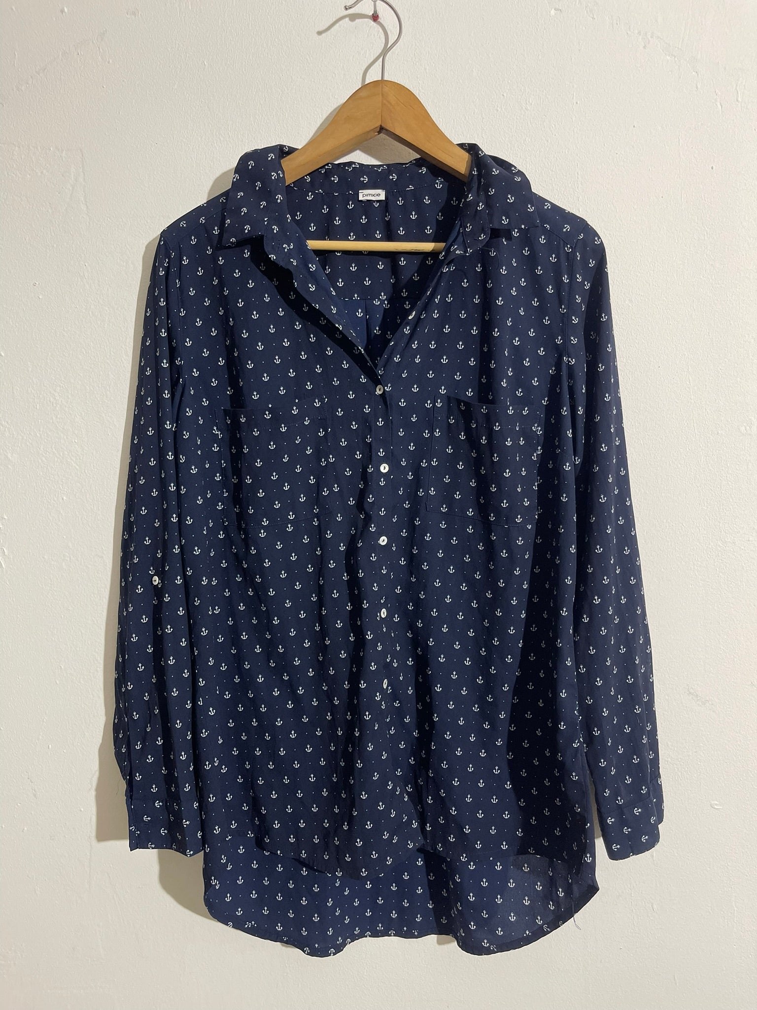 Chemise bleu marine à imprimé ancres