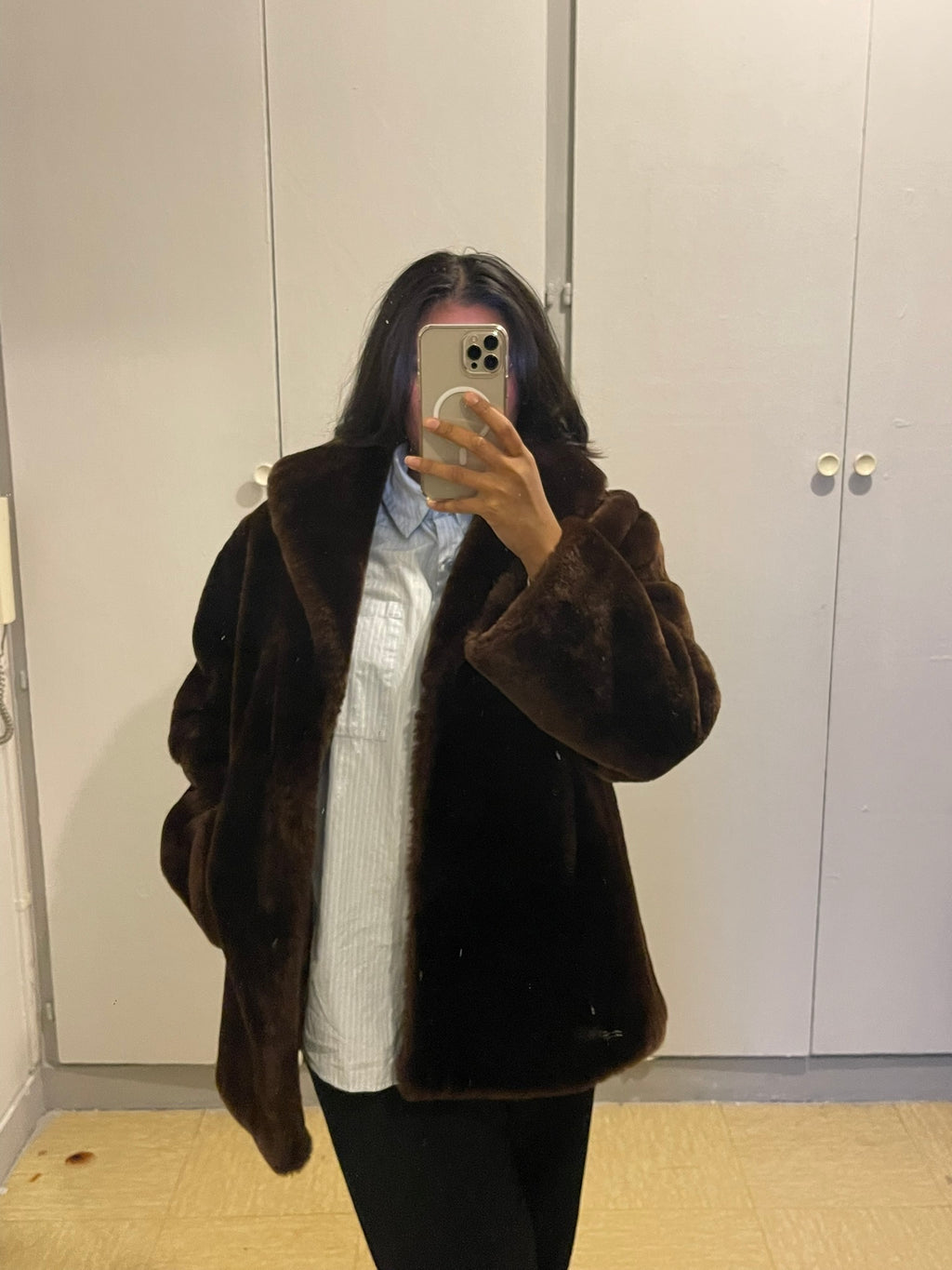 Manteau en fausse fourrure chocolat